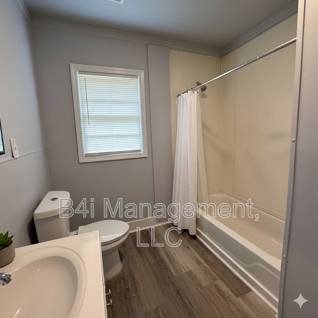 Building Photo - 817 Cartersville Hwy