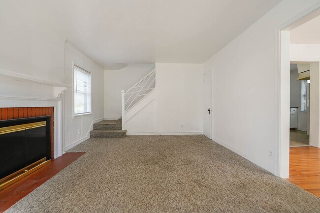 Building Photo - 2 br, 1 bath House - 127 S. ARBOR PARK