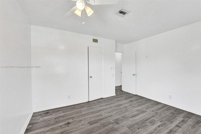 Building Photo - 2132 SW 13th St