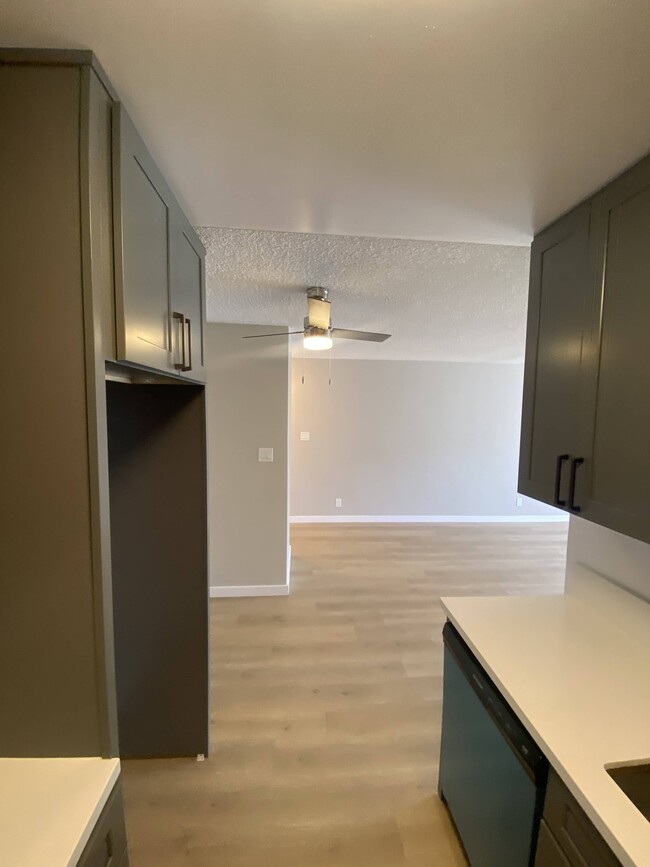 Remodeled 1 bedroom - Garfield Arms