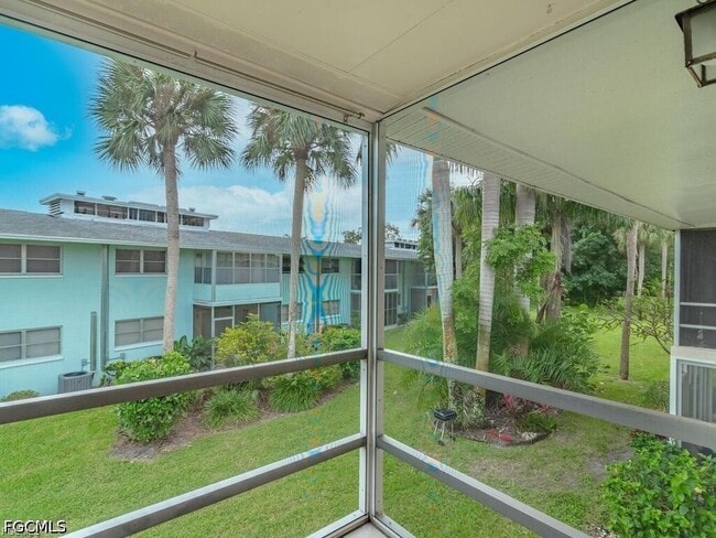 Building Photo - 1010 Tropic Terrace