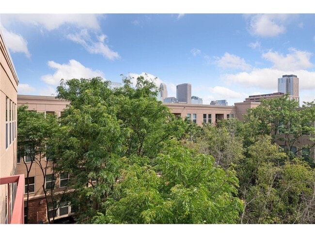 Building Photo - 575 N 1st St