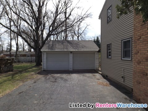 Building Photo - 517 W 74th St