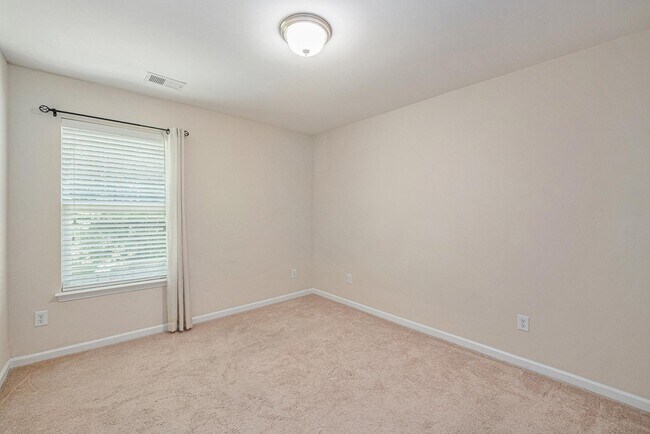 Building Photo - 349 Drayton Pl Dr