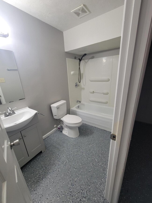 Building Photo - 2801 Winter Garden