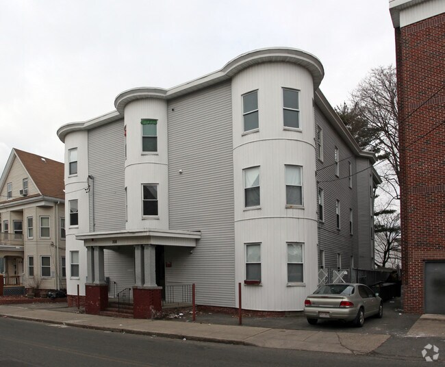 Primary Photo - 208 Linden St