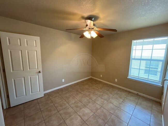 Building Photo - 1305 Powder River Dr