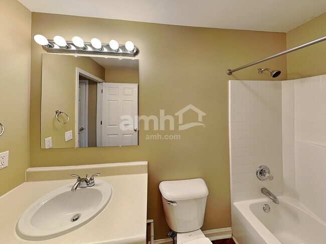 Building Photo - 1602 Solitude Ct