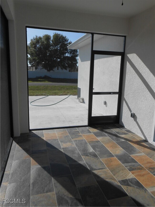 Building Photo - 937 Graystone Ave