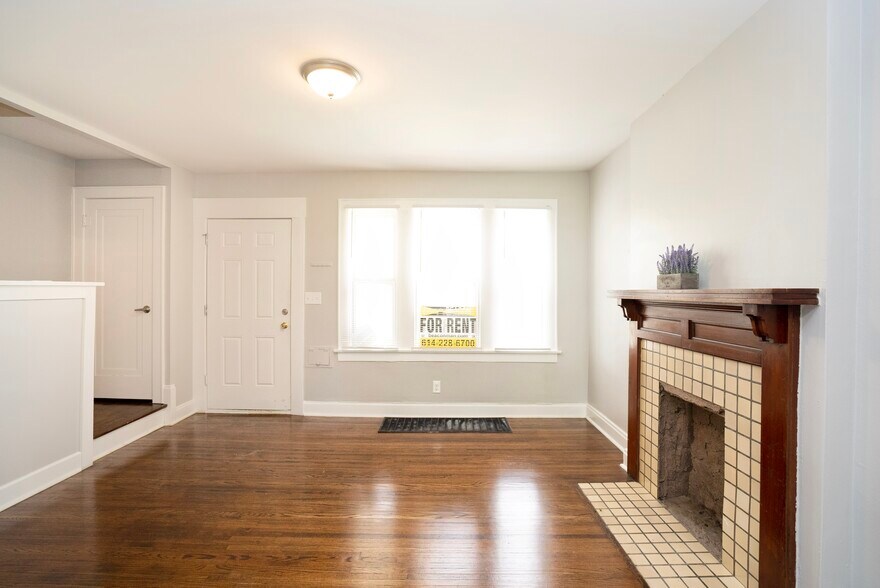 Primary Photo - 438 Columbian Ave
