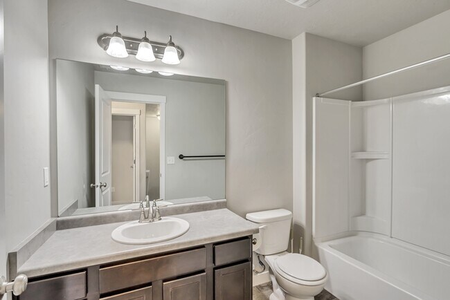 Building Photo - 258 W Willow Creek Dr