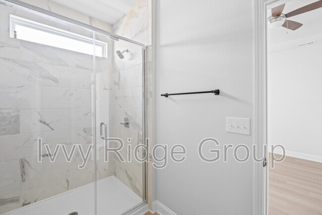 Building Photo - 2538 Lydia Ave