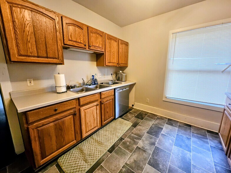 Building Photo - 3019 N Frederick Ave