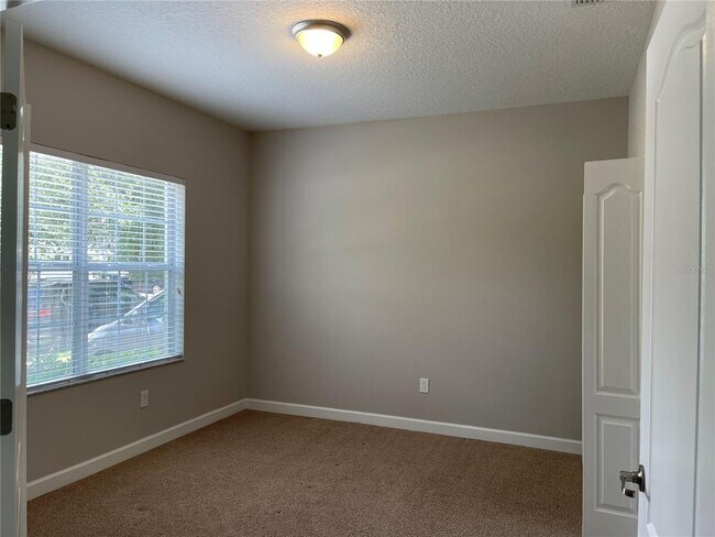 Building Photo - 15168 Evergreen Oak Loop