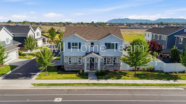 Building Photo - 1812 W Parkview Dr