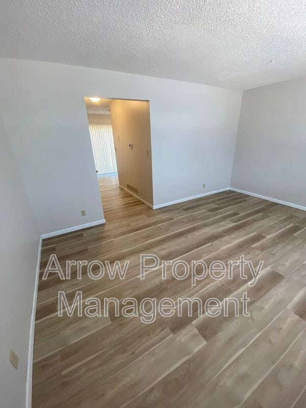 Building Photo - 1222 S Jackson St