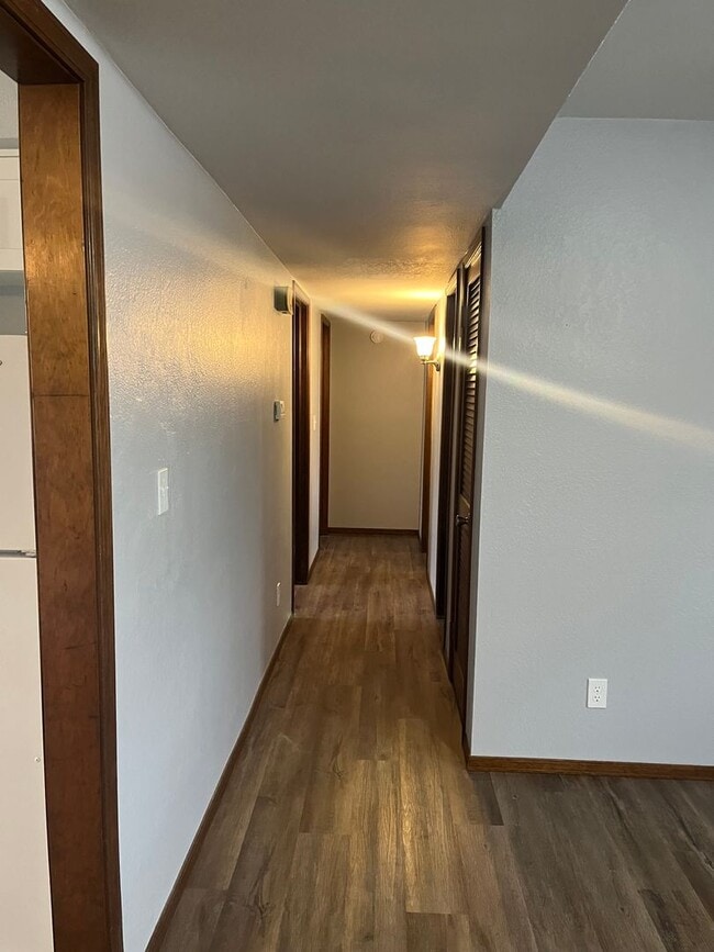 Building Photo - 5205 Parkwood Ave