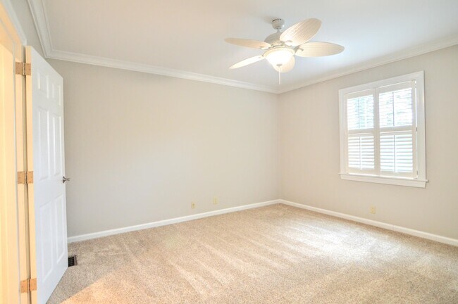 Building Photo - 215 Fort Mitchell Ave