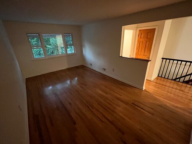 Building Photo - 3720 Bronxwood Ave