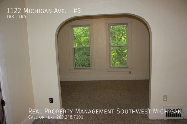 Building Photo - 1122 Michigan Ave