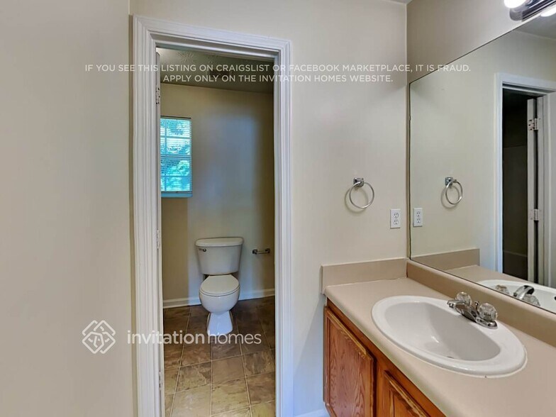 Building Photo - 395 Crestfield Cir