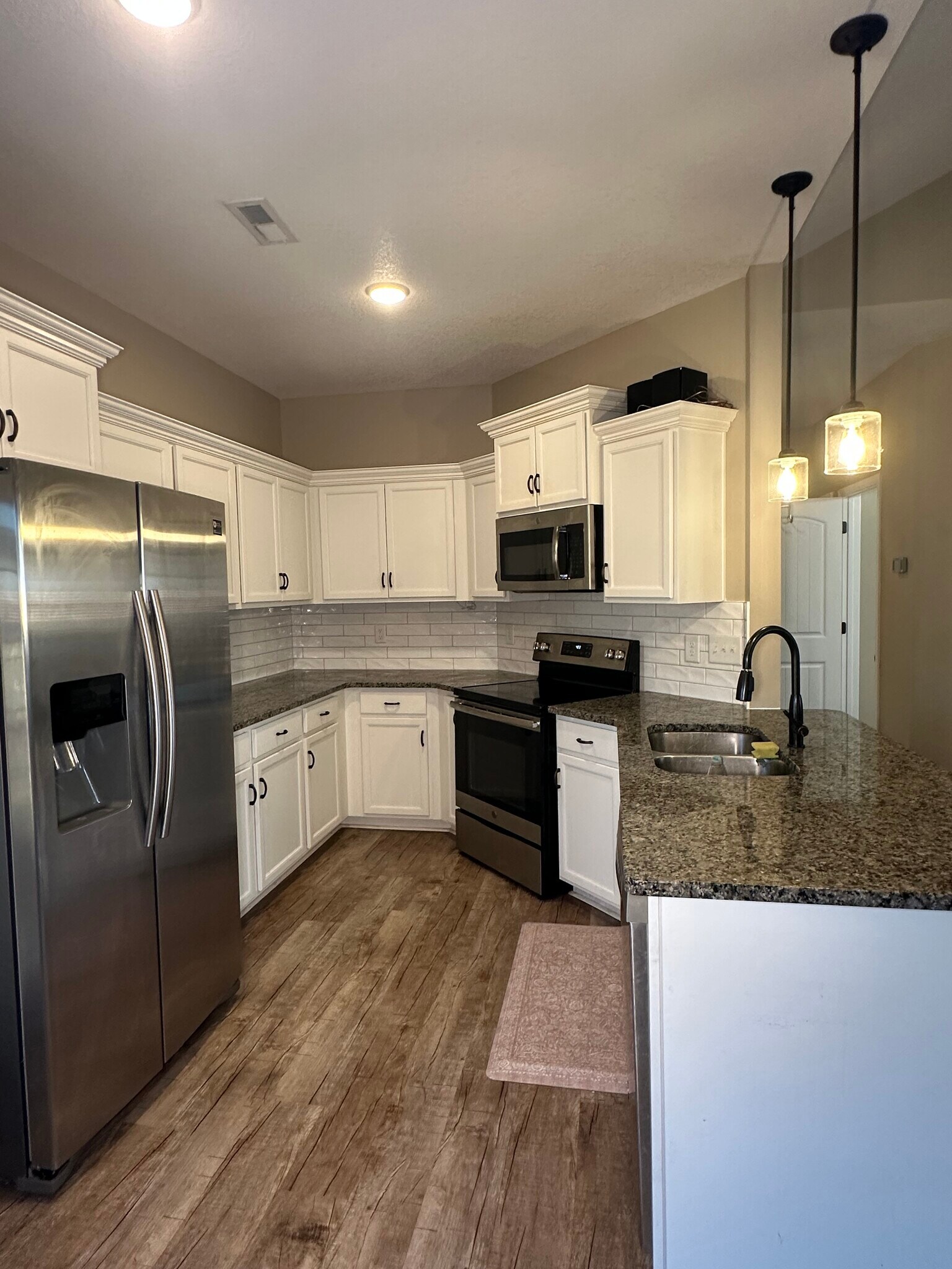 Building Photo - 1124 Eagles View Dr