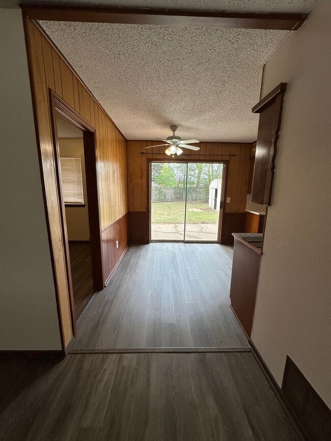 Building Photo - 4720 Spiva Dr