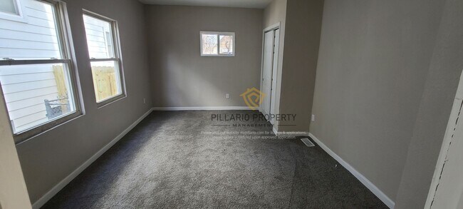 Building Photo - Renovated Fenced 4 Bedroom with 1.5 Bath, in Near East Side Available NOW!