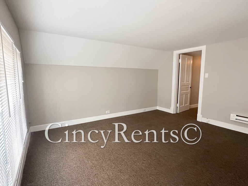 Building Photo - 2217 Feldman Ave