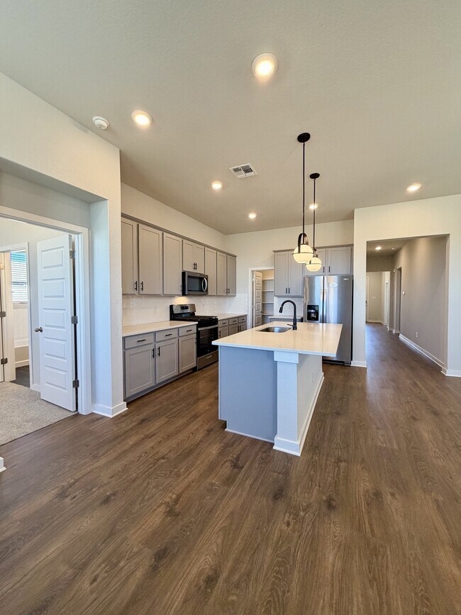 Building Photo - 14427 Inspiration Pt