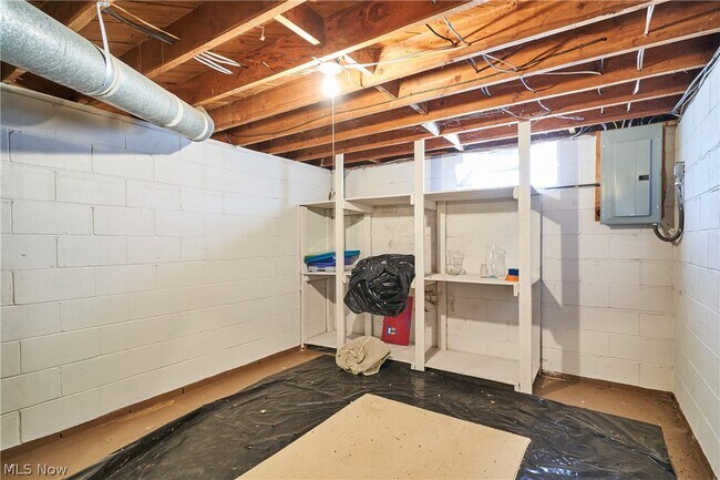 Building Photo - 2620 Mogadore Rd