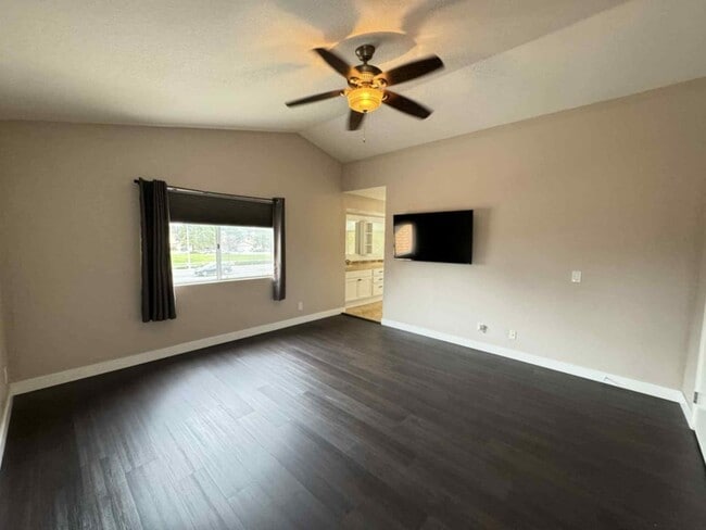 Building Photo - Temecula 3 Bedroom Home with Solar!