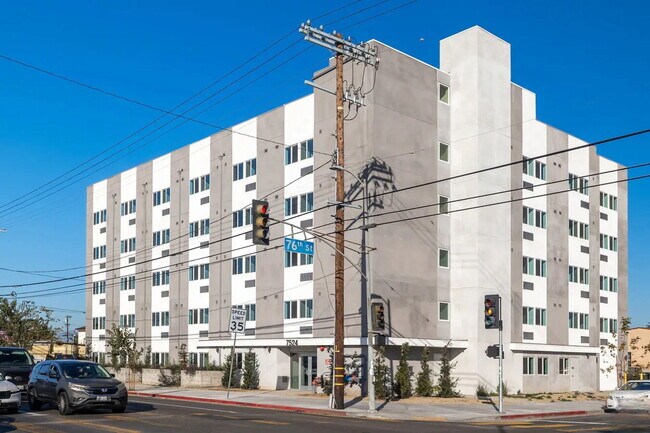 Building Photo - 7518 S Hoover St