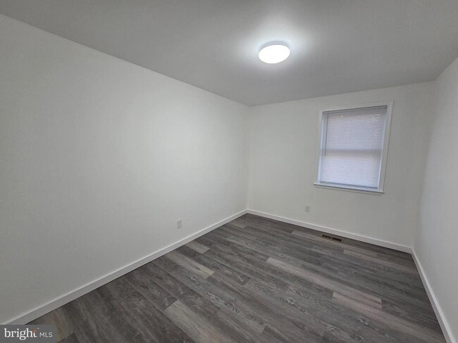 Building Photo - 8947 Alton St