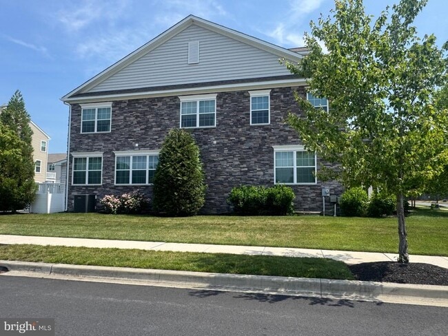 Building Photo - 148 Grissom Dr