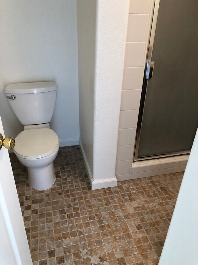 2nd bath - 5304 Colodny Dr