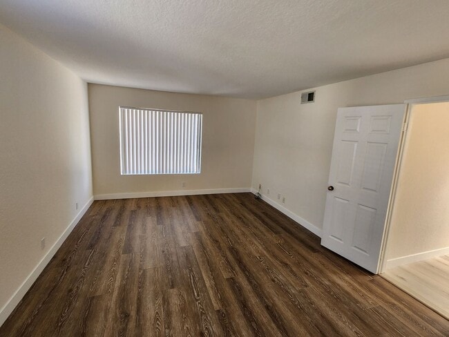 Building Photo - Scripps Ranch - Two Story Home - 3 Car Garage