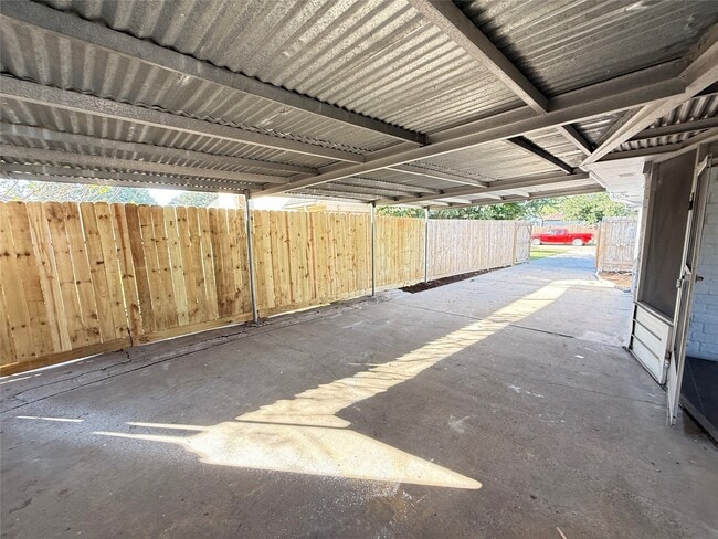 Building Photo - 12023 Sagecliff Dr