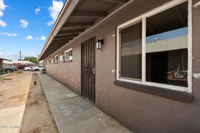 Building Photo - 2343 E Pueblo Ave