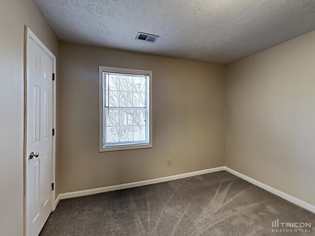 Building Photo - 1112 Karastan Ct SW