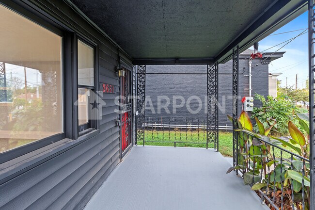 Building Photo - 2631 Northwestern Pkwy