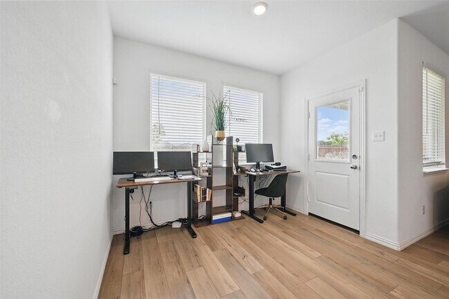 Building Photo - 132 Wyndemere Ln