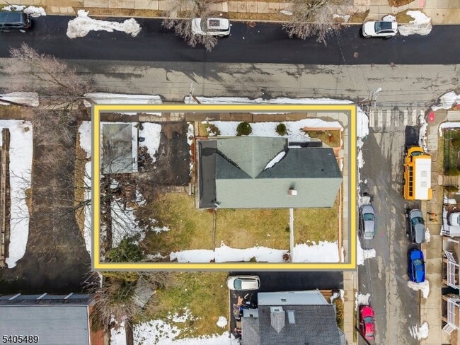 Building Photo - 437 Morrissee Ave