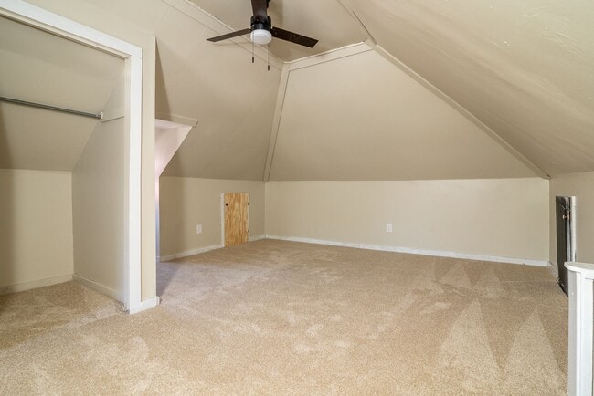 Building Photo - 402 Woodland Ave