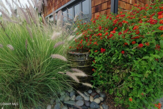 Building Photo - 30621 Sandtrap Dr