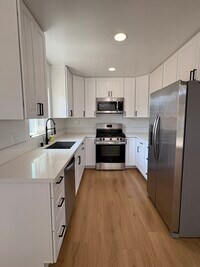 Building Photo - 8569 Blue Lake Dr
