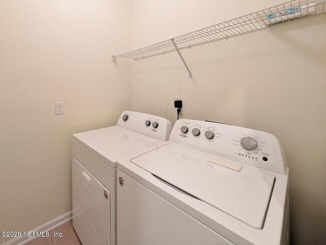 Building Photo - 3120 Double Oaks Dr