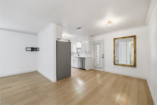 Building Photo - 402 Vicki St