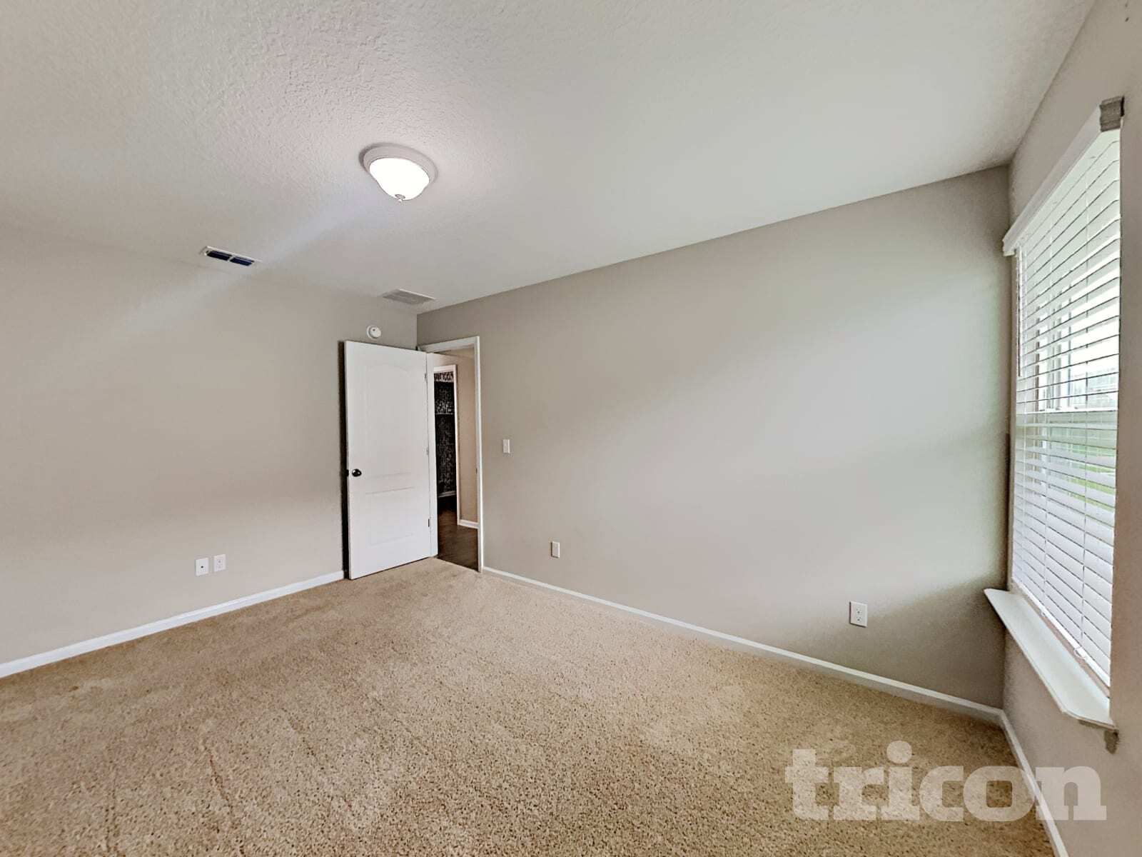 Building Photo - 606 Northside Dr S