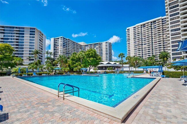 Building Photo - 600 Three Islands Boulevard
